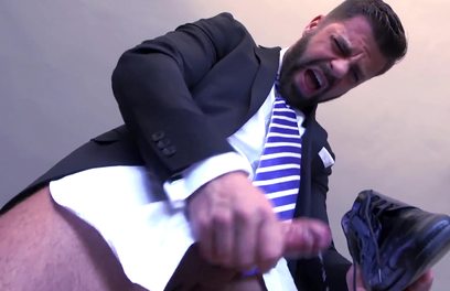 Hector De Silva Pleasure himself until a Huge Load